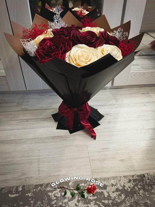 Buchet 11 Trandafiri - ROȘU - CREM